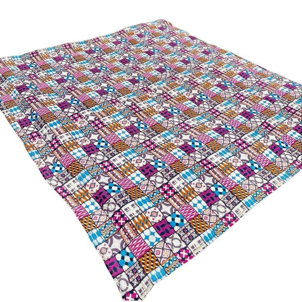 Patchwork Scrappy Quilt With Colorful Geometric Patterns Full/Double